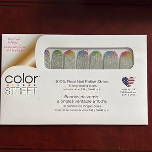 New and sealed Color Street 100% Real Nail Polish Strips - Throwing Shade